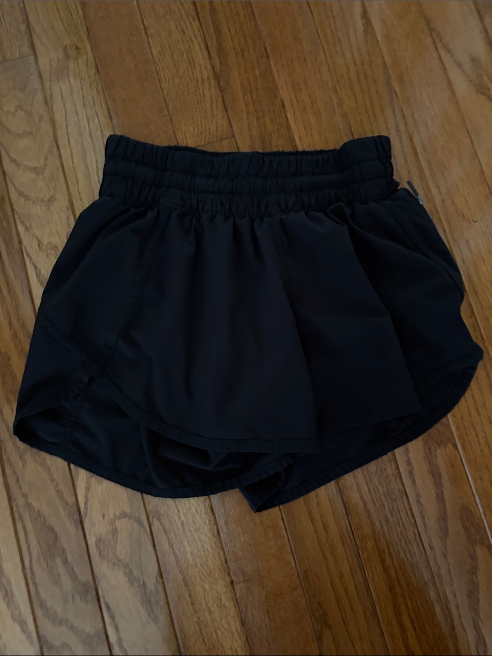 Lululemon Tracker Short V4” Sz 4 Black W7AZ2S - Picture 2 of 7